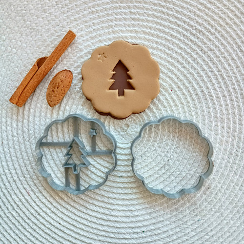 Christmas linzer cutter 2022