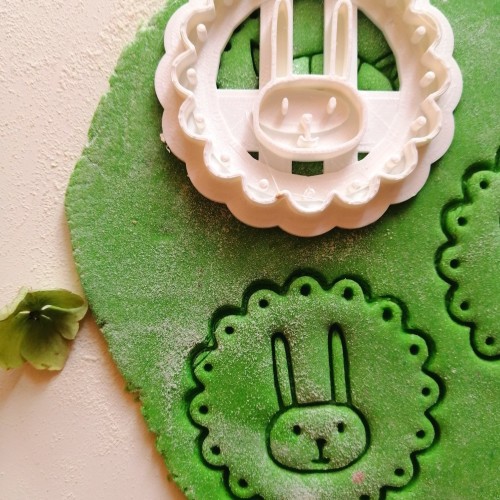 Bunny (dotted frame)